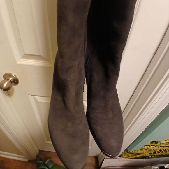 Stuart Weitzman Gray Heeled Boots with Block Heel - Picture 5 of 8